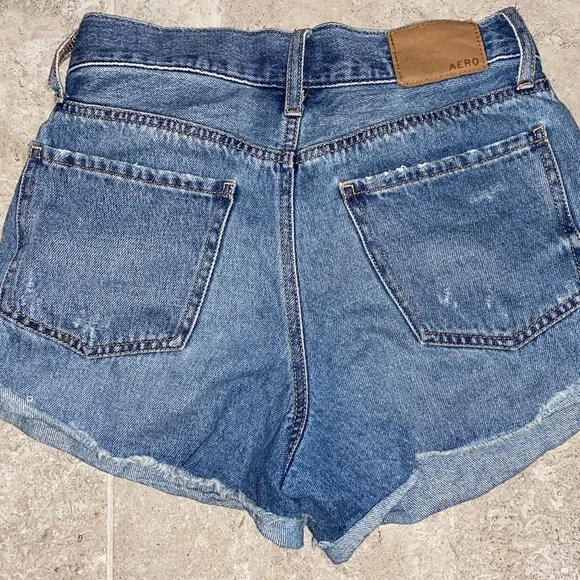 Aeropostale Mom Distressed Denim Shorts Size 0 - Picture 3 of 6